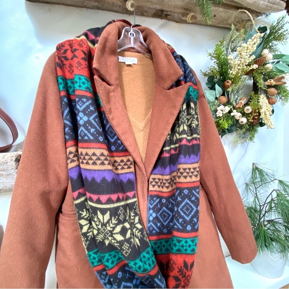 ⭐️SOLD⭐️Festive Roots infinity fleece scarf w folk/prairie/country/cottage vibe - Picture 5 of 13